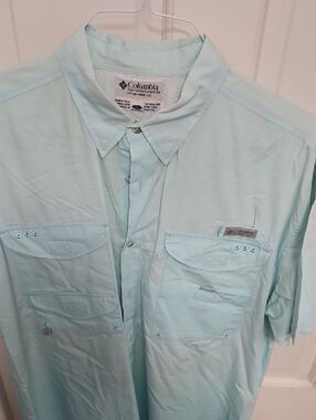 Columbia Light Mint Green Button-Front Shirt